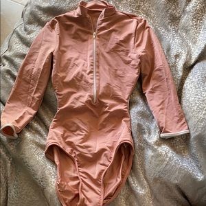 Dance wear (leotard)